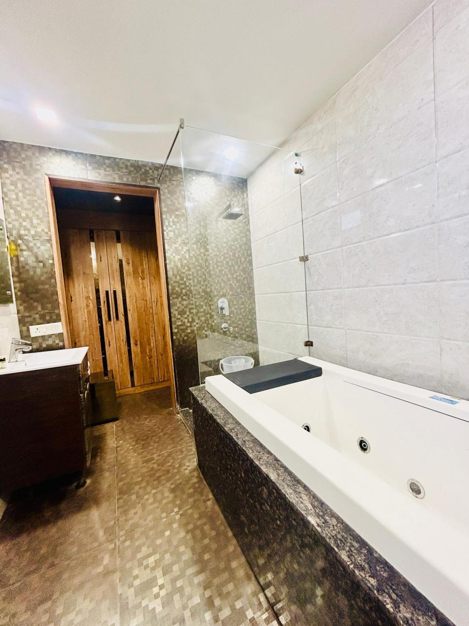 Hotel Gold Souk - Karol Bagh Delhi Kültér fotó