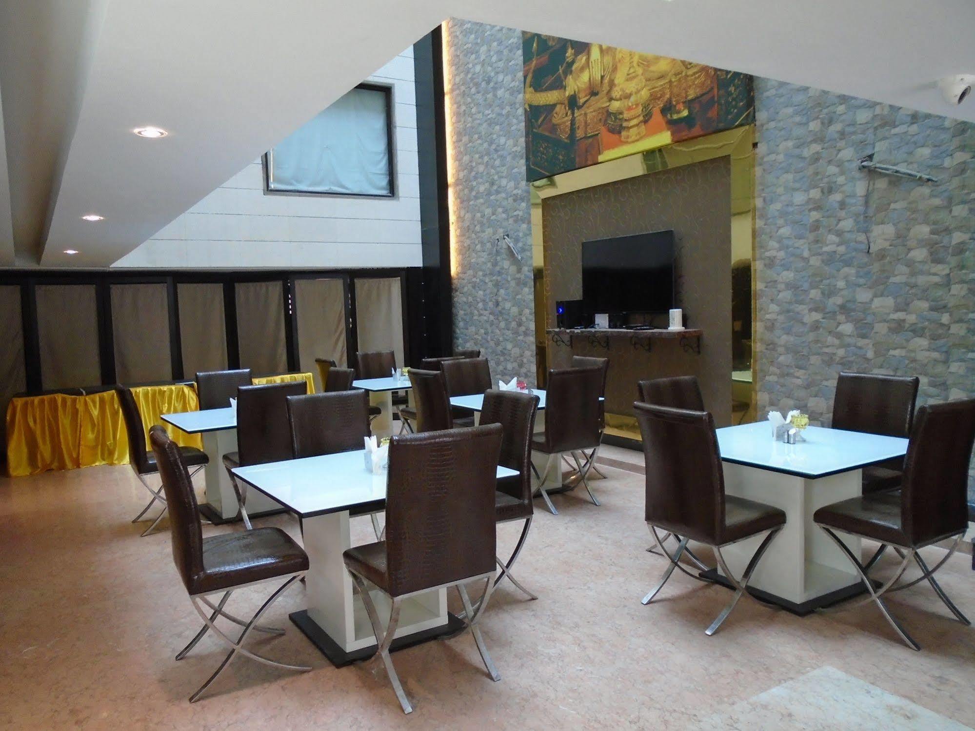 Hotel Gold Souk - Karol Bagh Delhi Kültér fotó