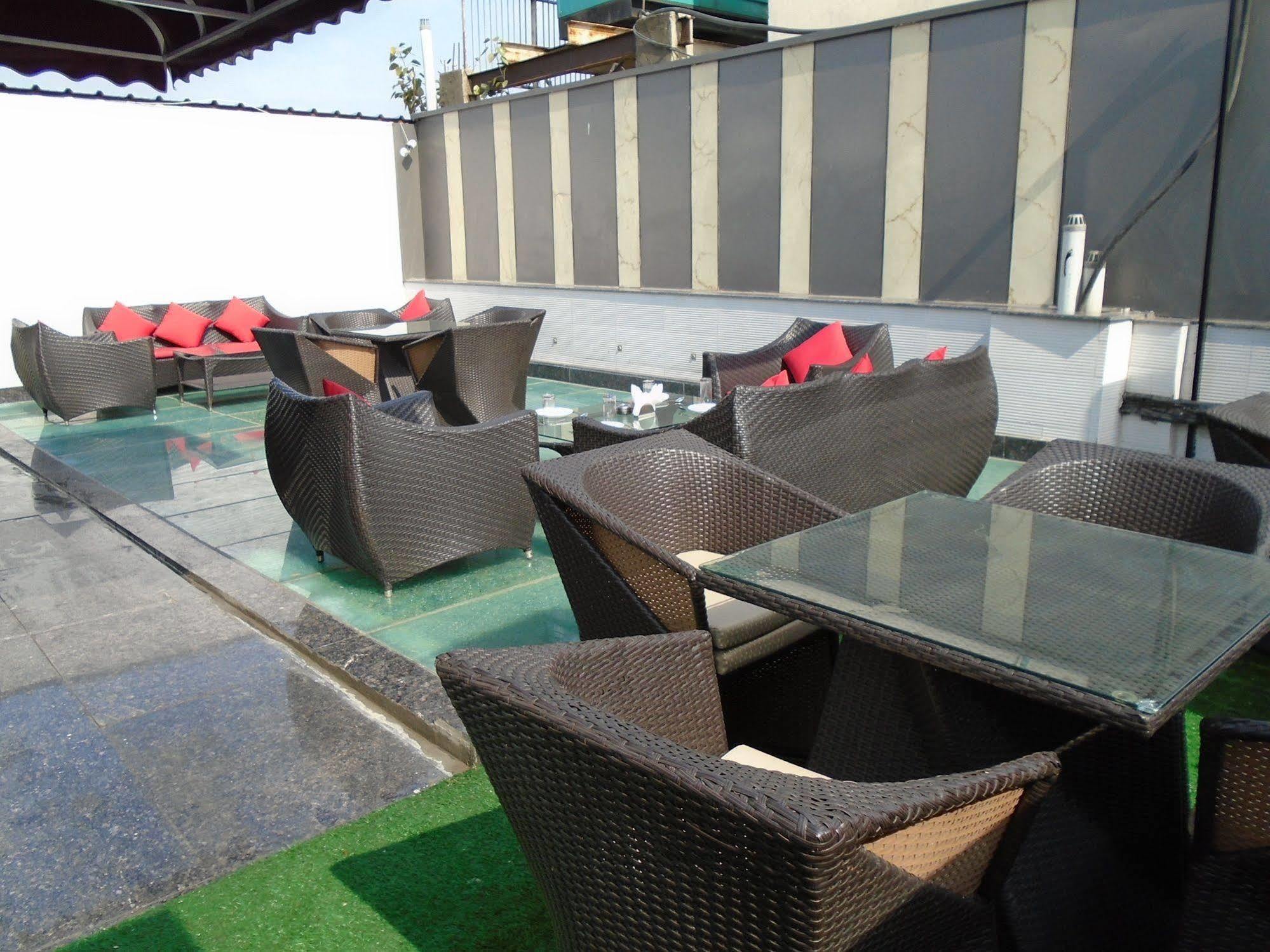 Hotel Gold Souk - Karol Bagh Delhi Kültér fotó