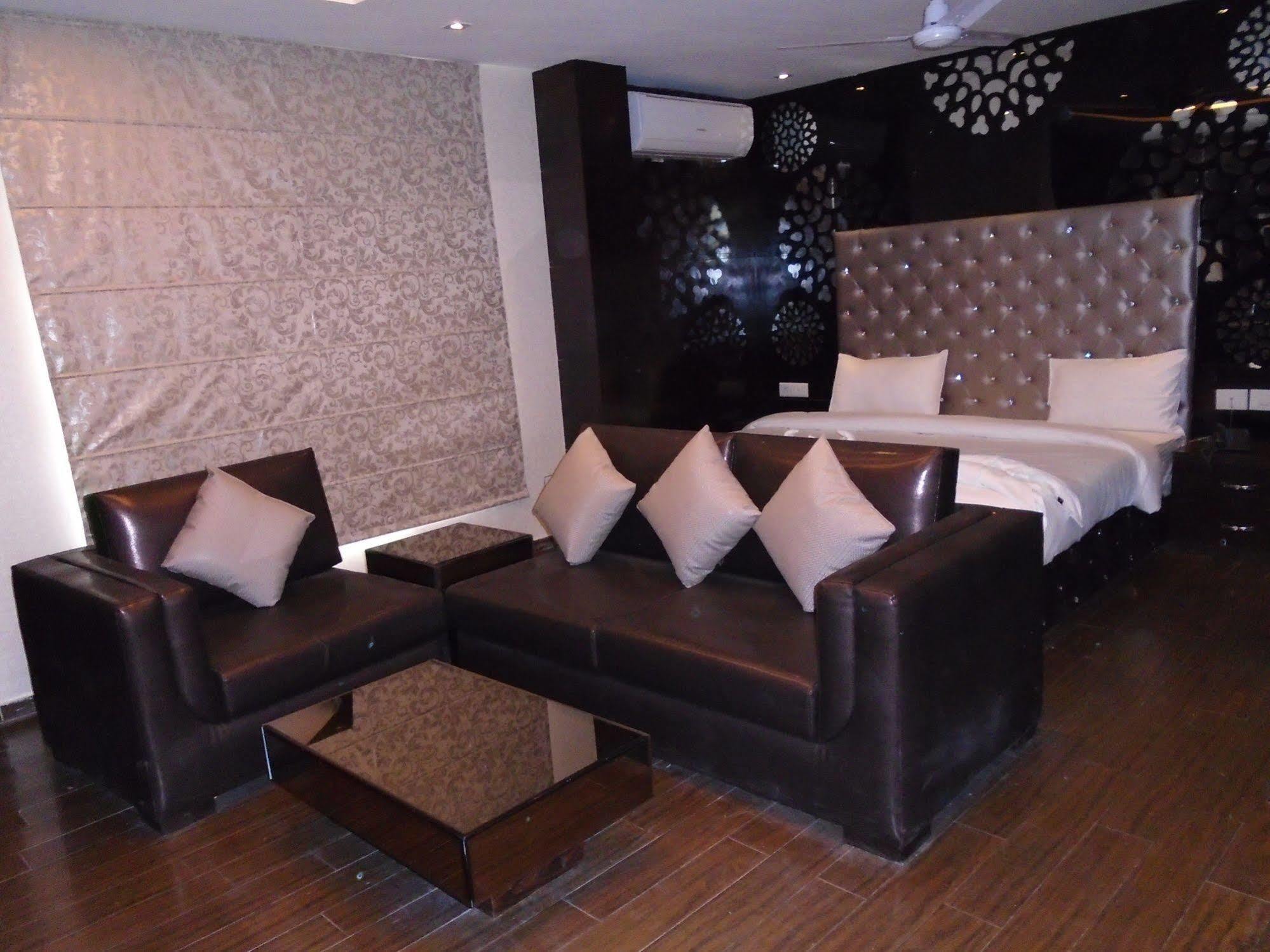 Hotel Gold Souk - Karol Bagh Delhi Kültér fotó