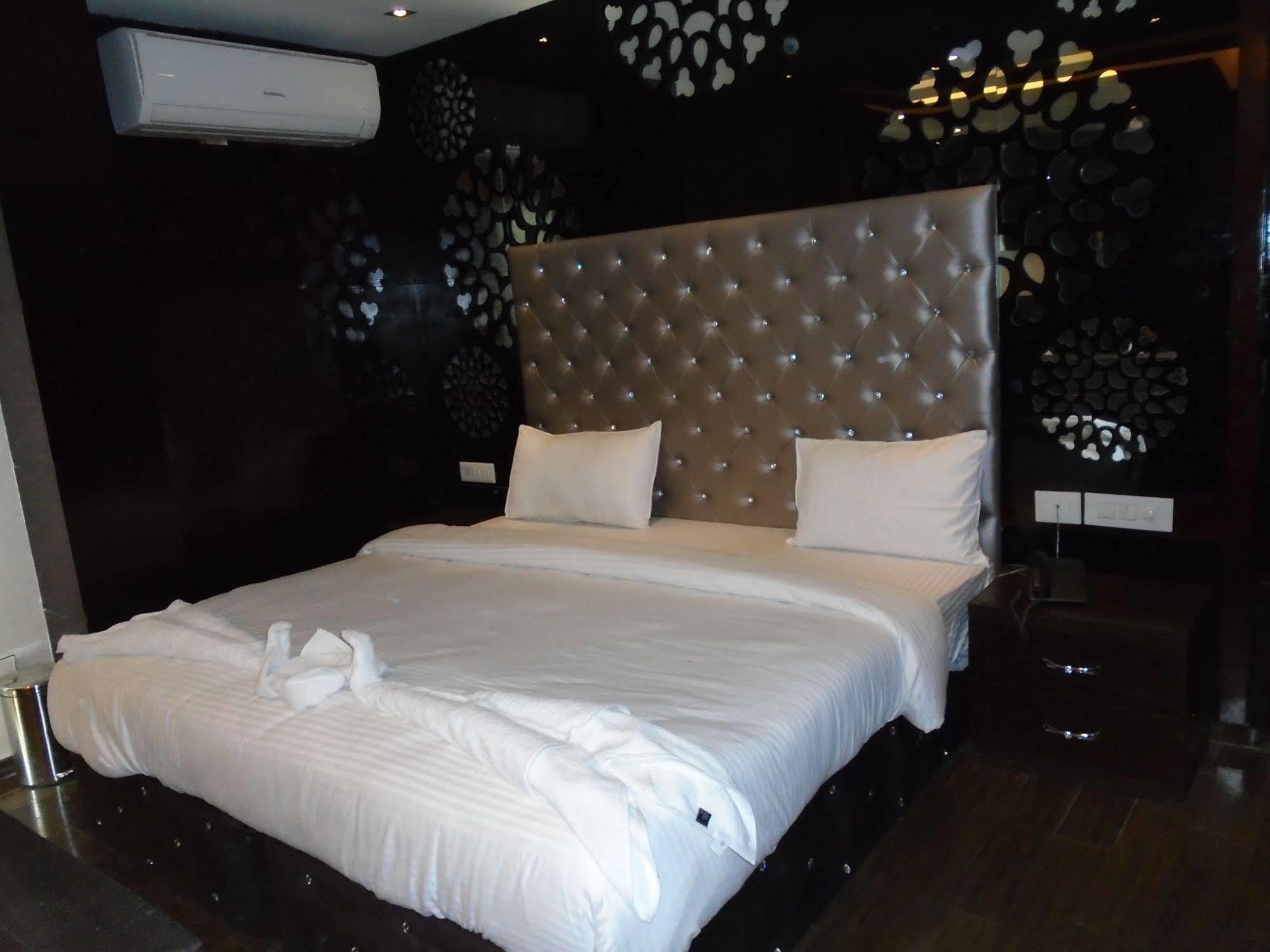Hotel Gold Souk - Karol Bagh Delhi Kültér fotó