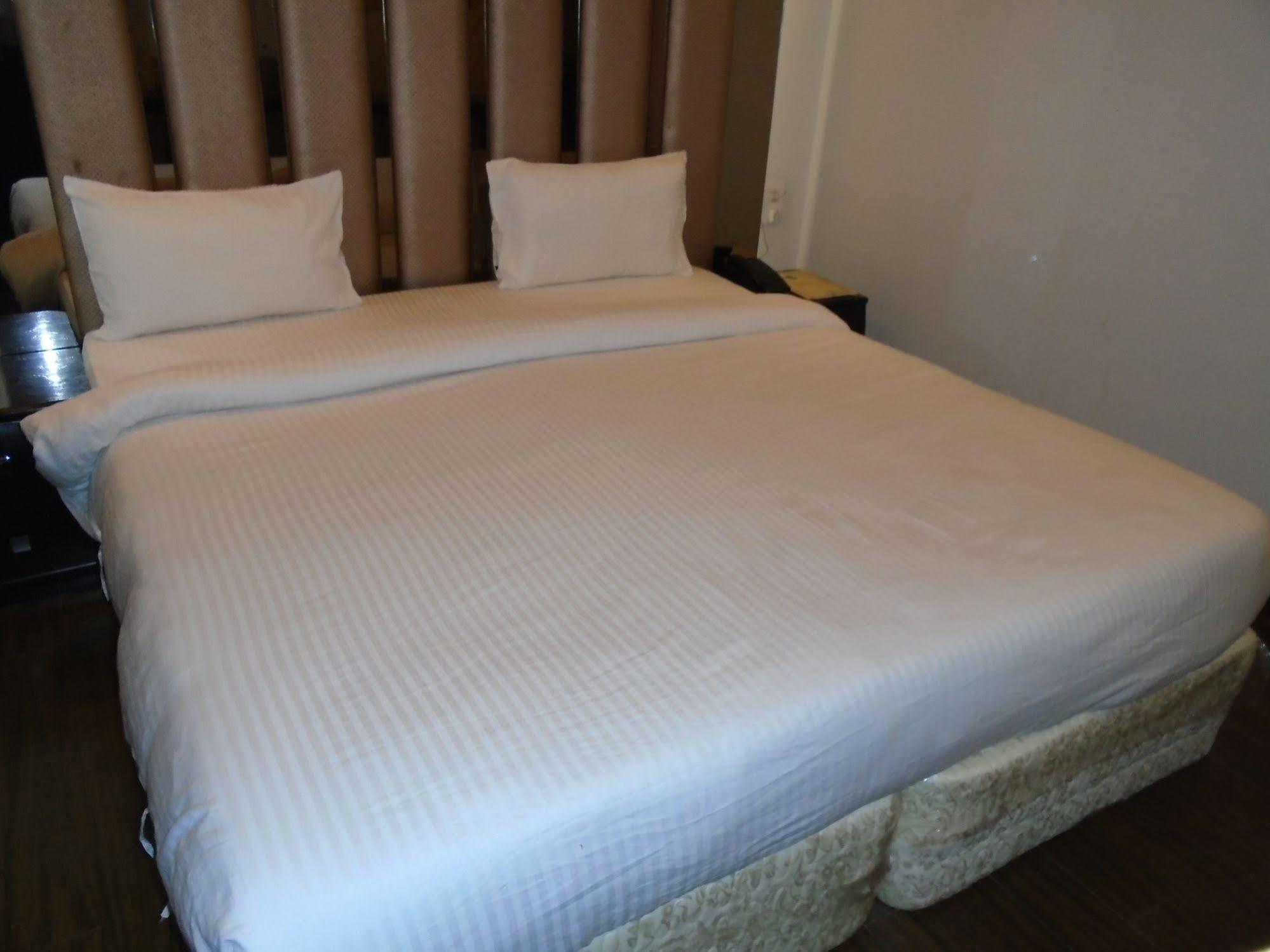 Hotel Gold Souk - Karol Bagh Delhi Kültér fotó